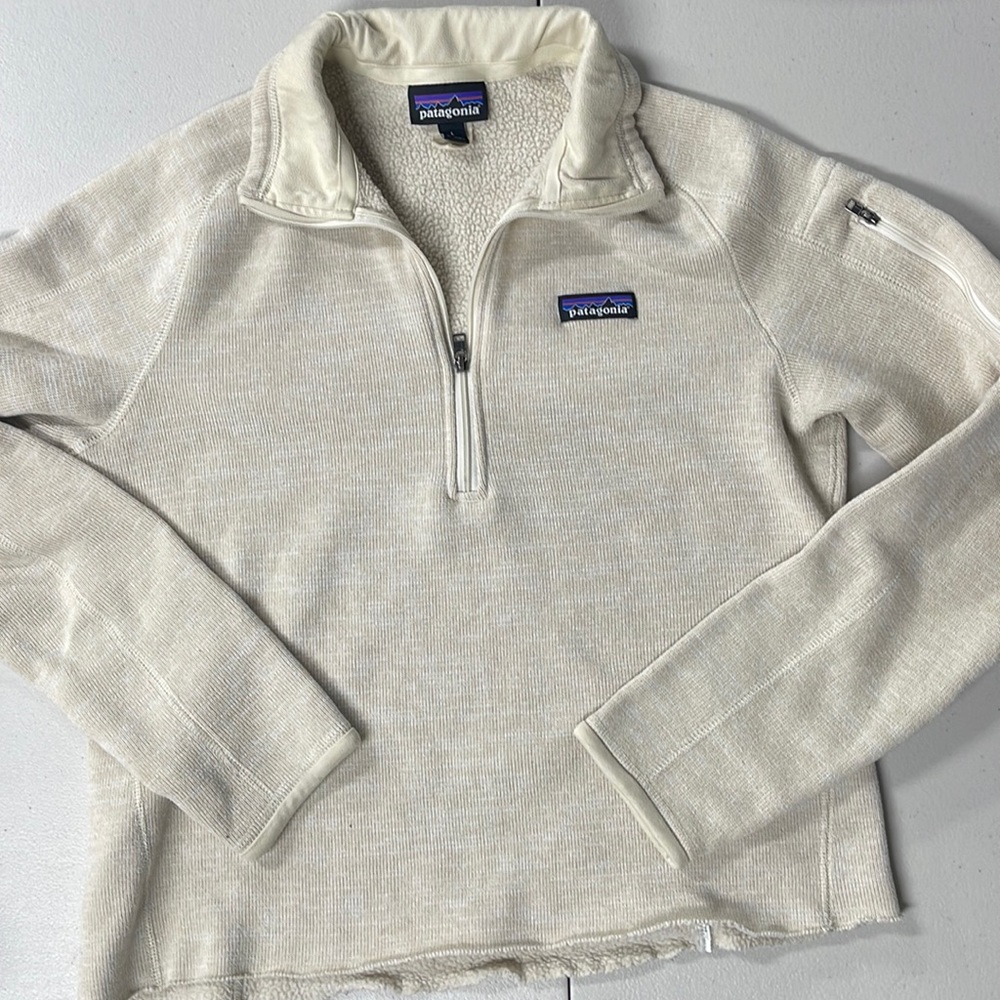 Patagonia women’s better 1/4 zip long sleeve fleece sweater tan